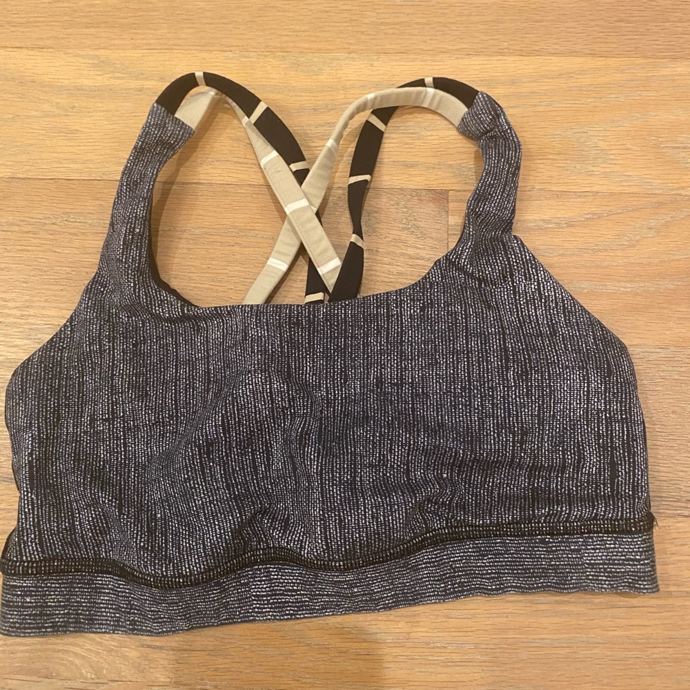 lulu sports bra size 4